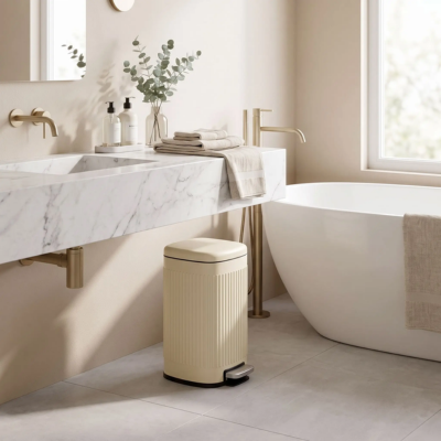 poubelles de salle de bains evan pour style épuré