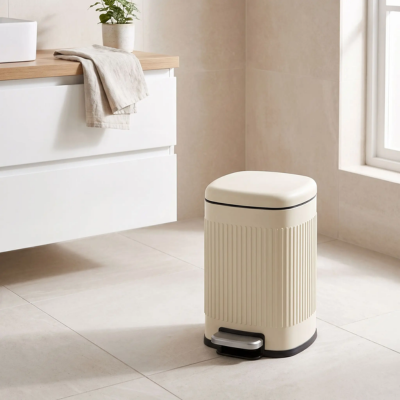 poubelles de salle de bains evan reste bien stable